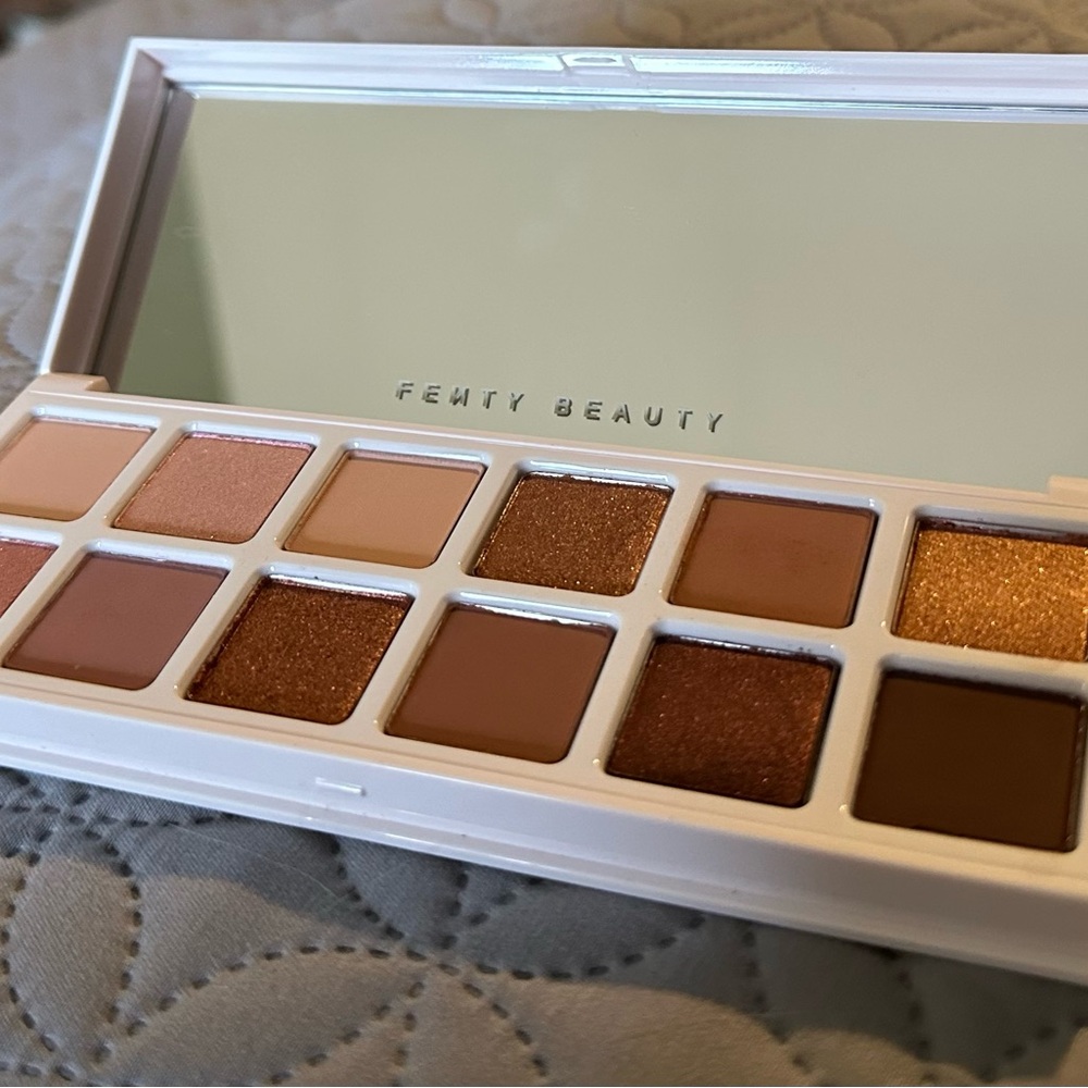 Fenty Beauty Bomb Posse 12-Pan Eyeshadow Palette